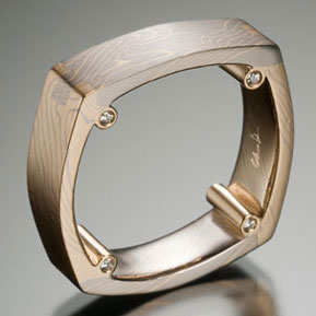 Classic Dovetailed Wood Grain Pattern Mokume Gane Ring with Corner Diamonds, Gray and Yellow